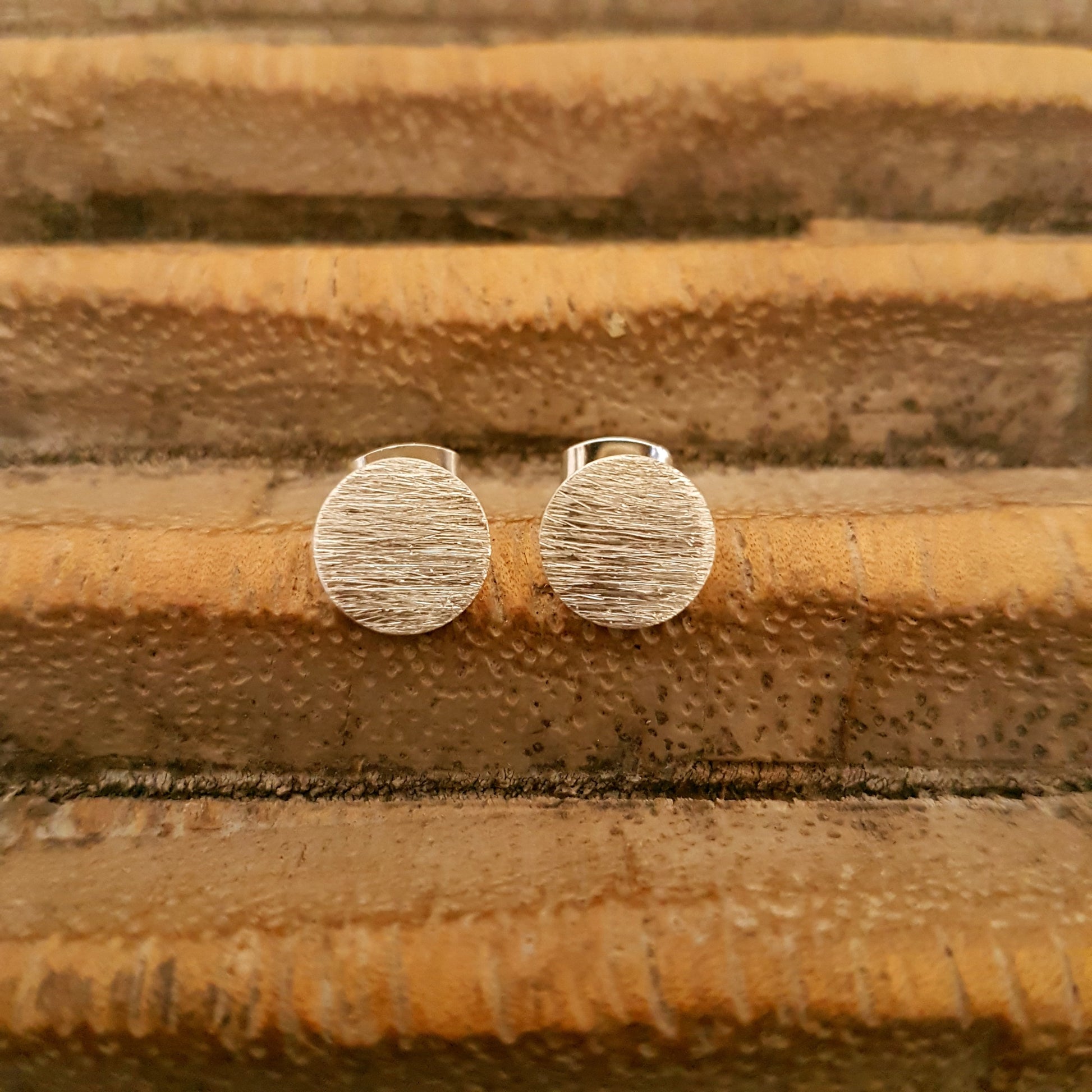 Ohrstecker aus mattiertem Sterlingsilber