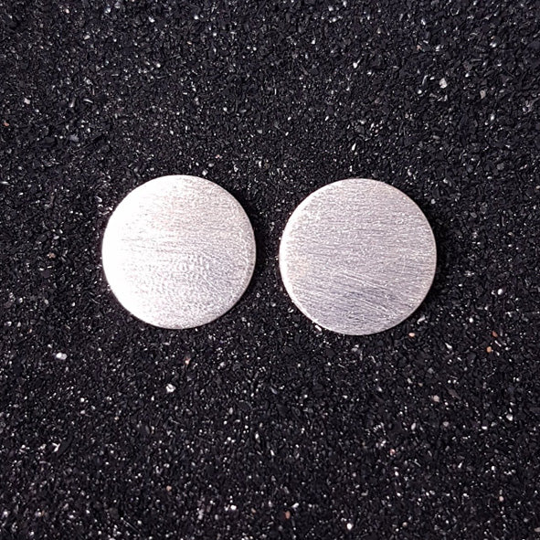 Ohrstecker aus mattiertem Sterlingsilber