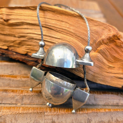 Q0105 | Antikes Silberamulett aus Südindien