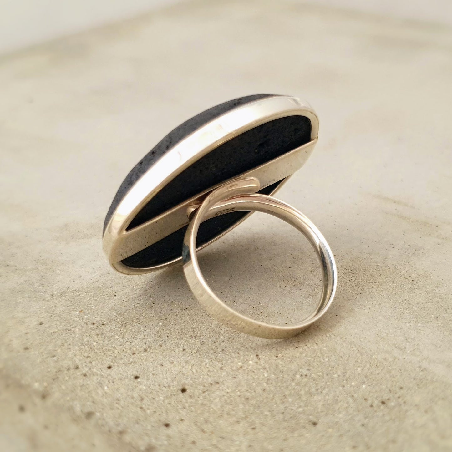 R1062 | Ring