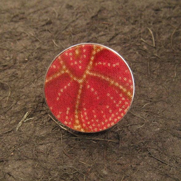 Runder Ring aus Sterlingsilber mit rotrosanem Ikat aus Madura und größenverstellbarer Ringschiene von ambra-schmuck.de