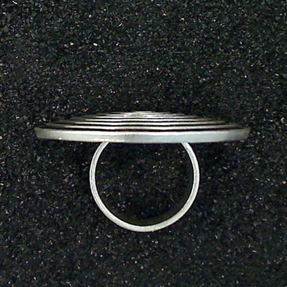 Ring aus burmesischem Silber und größenverstellbarer Ringschiene