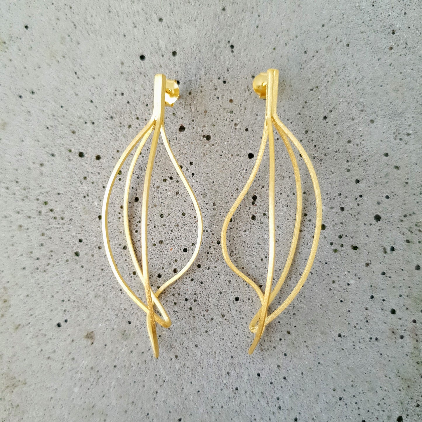 S1587 | Stud earrings